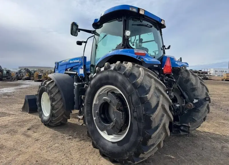 2009 New Holland T7060 MFWD photo 3