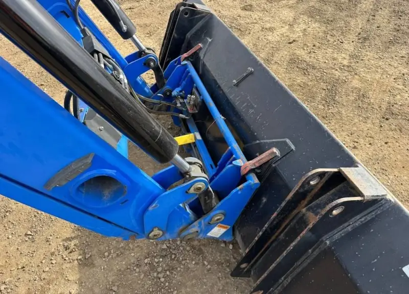 2009 New Holland T7060 MFWD photo 11
