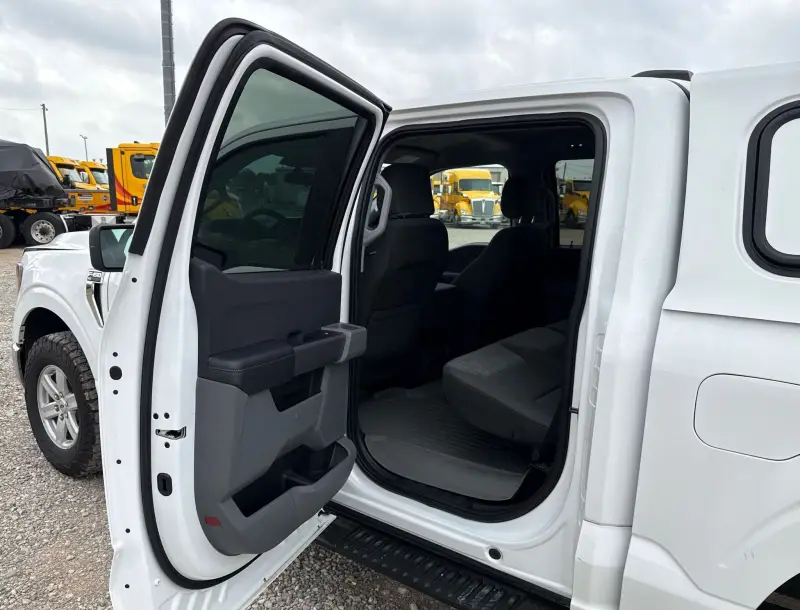 2023 Ford F150 photo 38