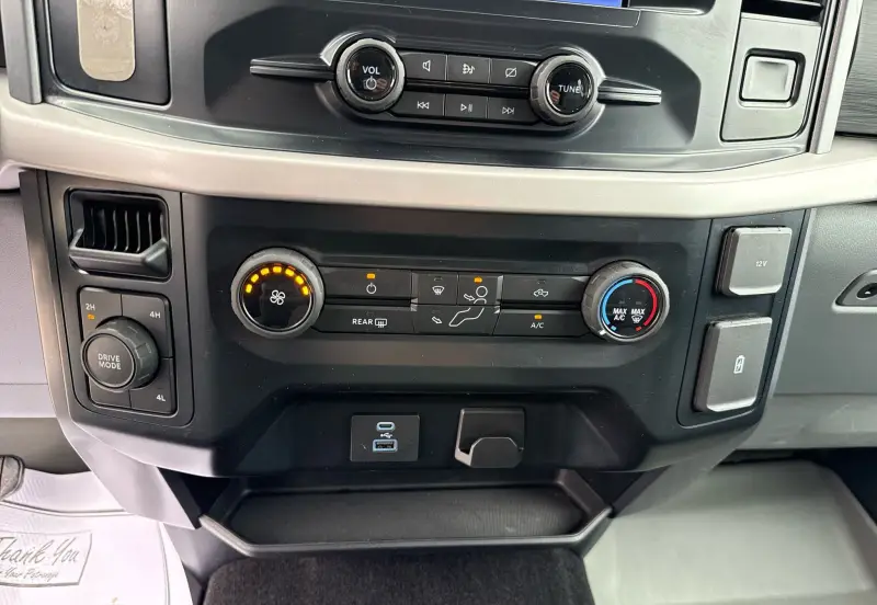 2023 Ford F150 photo 32