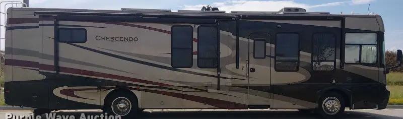 2008 Gulf Stream 8390 Crescendo photo 4