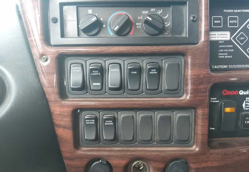 2008 Gulf Stream 8390 Crescendo photo 40