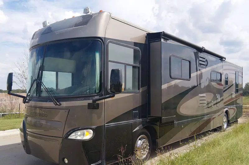 2008 Gulf Stream 8390 Crescendo photo 2