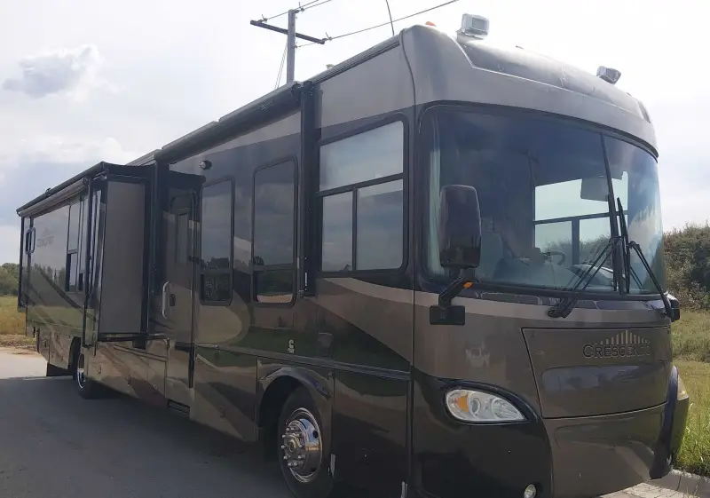 2008 Gulf Stream 8390 Crescendo photo 1