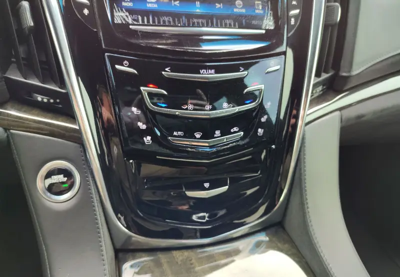 2016 Cadillac Escalade photo 29