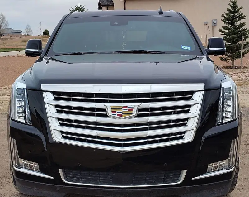 2016 Cadillac Escalade photo 3