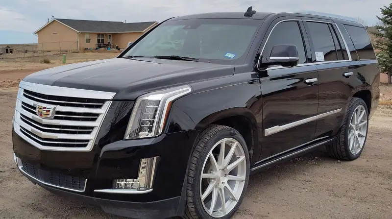 2016 Cadillac Escalade photo 2