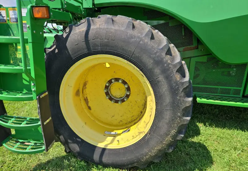 2014 John Deere S690 photo 129