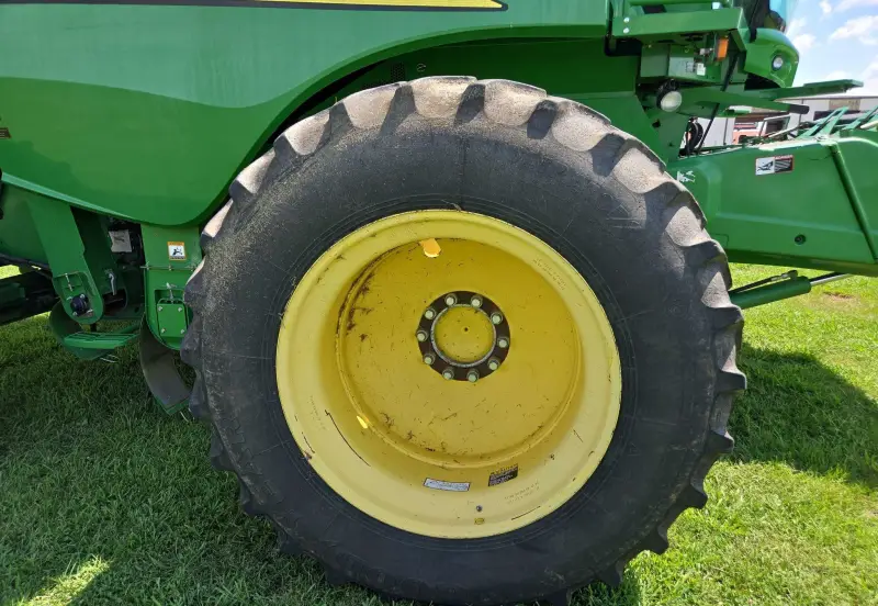 2014 John Deere S690 photo 132