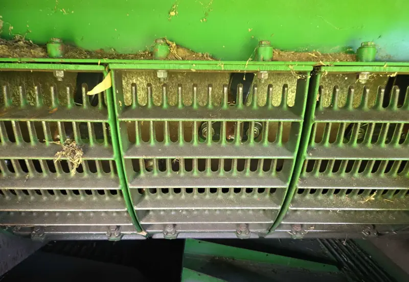 2014 John Deere S690 photo 36