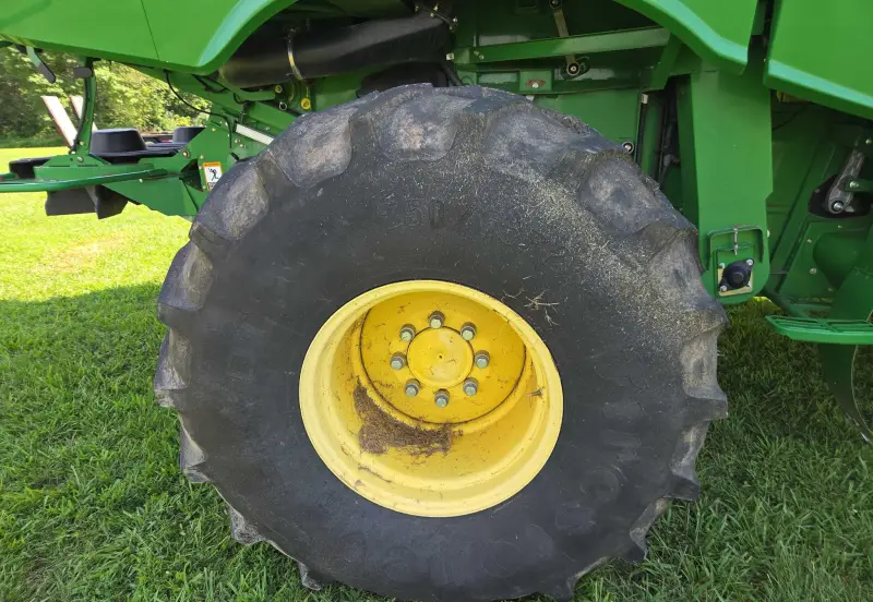 2014 John Deere S690 photo 135