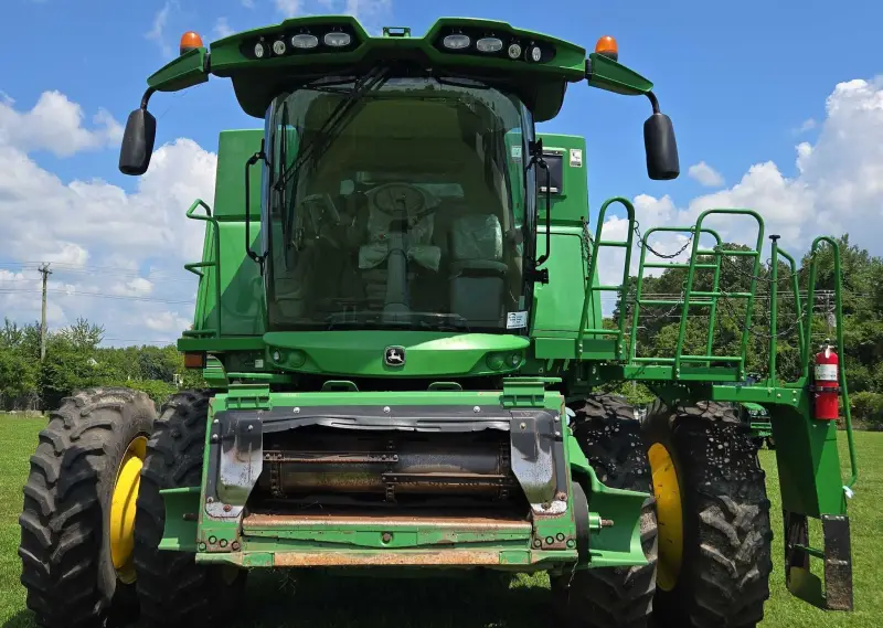 2014 John Deere S690 photo 2