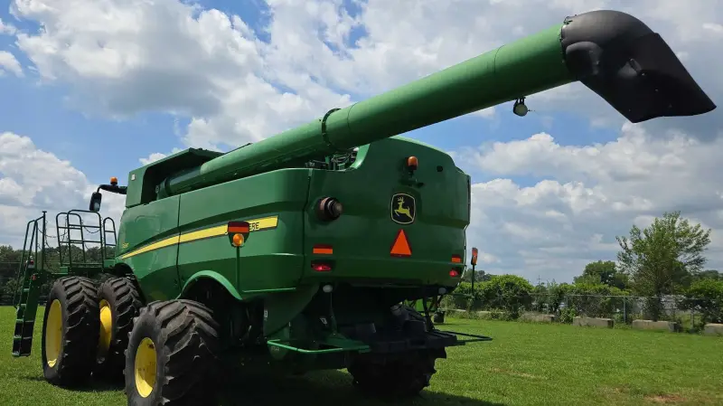 2014 John Deere S690 photo 7