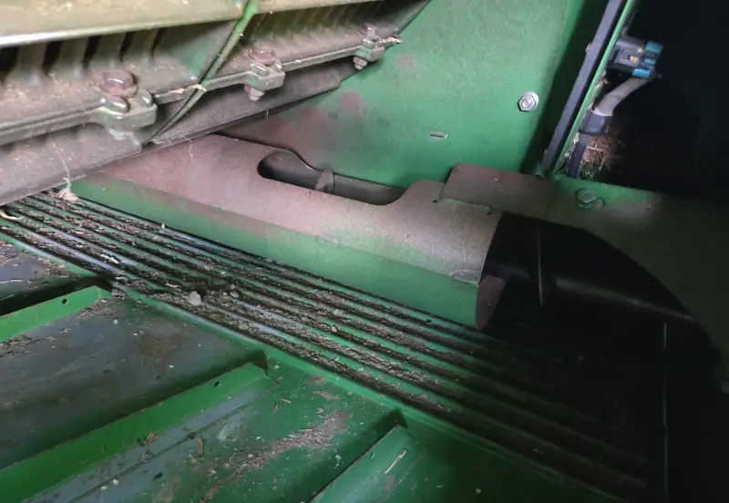 2014 John Deere S690 photo 33
