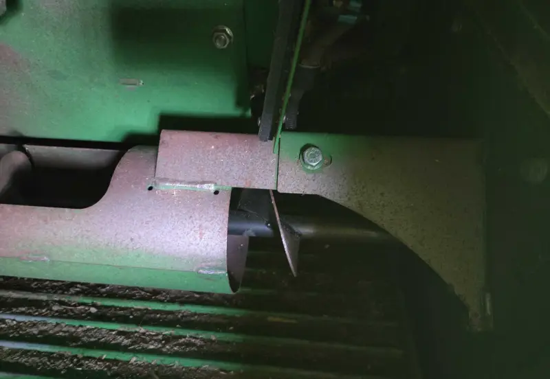2014 John Deere S690 photo 35