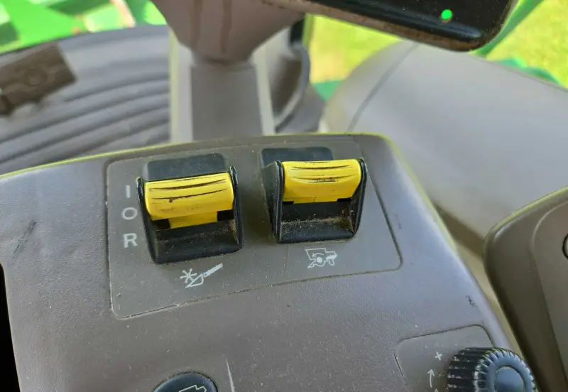 2014 John Deere S690 photo 102