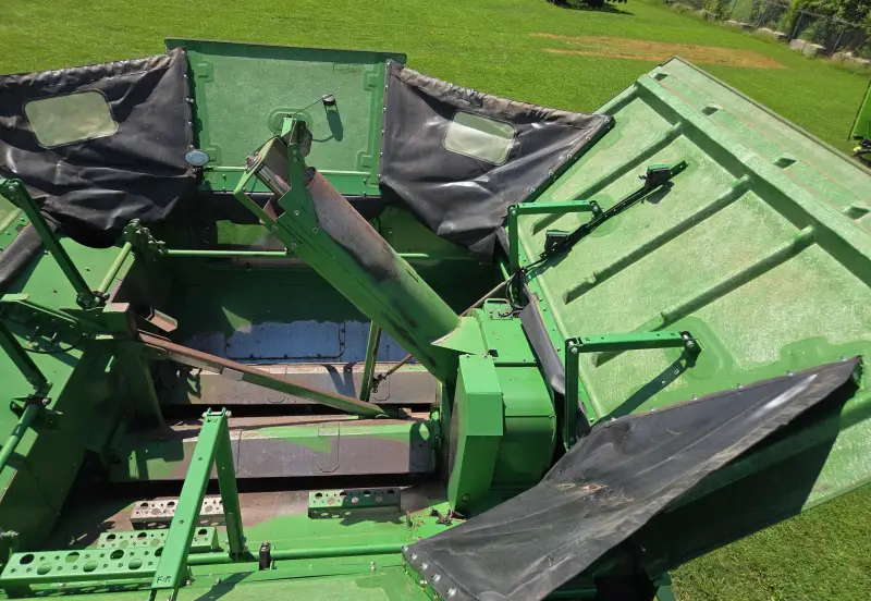 2014 John Deere S690 photo 75