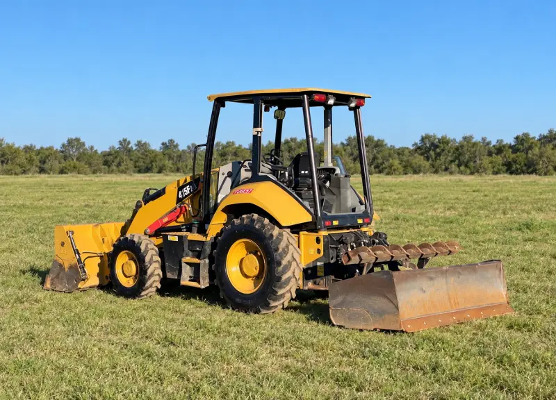 2016 Caterpillar 415F2IL photo 10