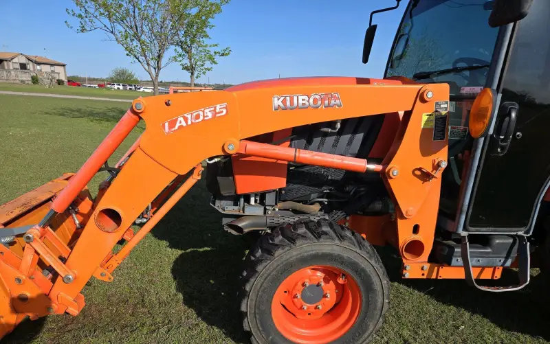 2013 Kubota L6060D photo 9