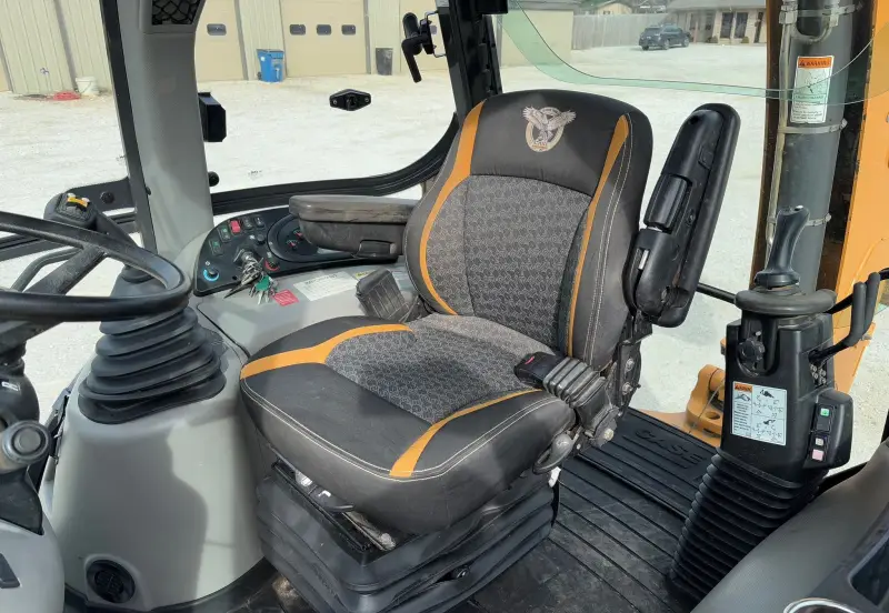 2019 Case 580 Super N photo 83