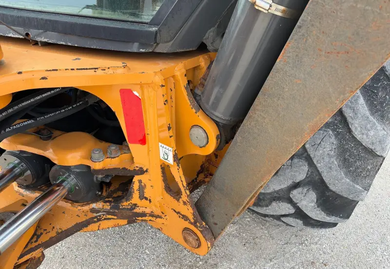 2019 Case 580 Super N photo 37