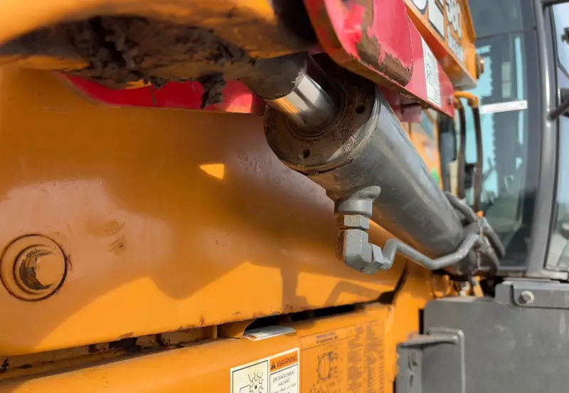 2019 Case 580 Super N photo 13