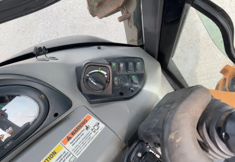 2019 Case 580 Super N photo 96