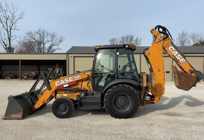 2019 Case 580 Super N photo 8
