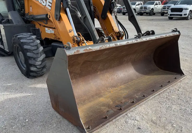 2019 Case 580 Super N photo 26