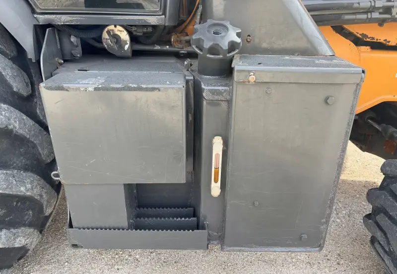 2019 Case 580 Super N photo 35