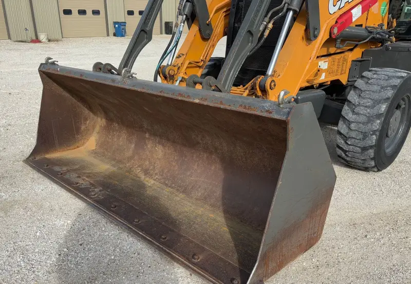 2019 Case 580 Super N photo 18