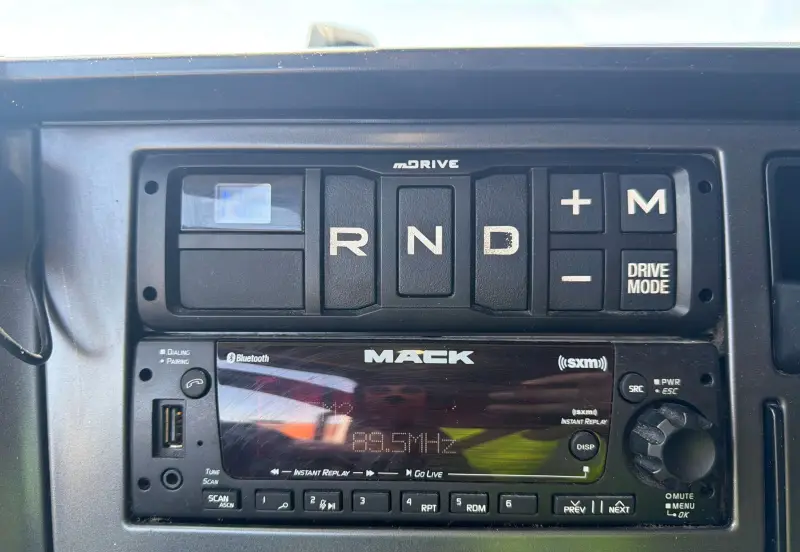 2023 Mack Anthem photo 49