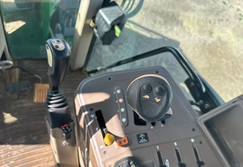 2008 John Deere 7330 photo 37