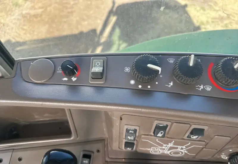 2008 John Deere 7330 photo 41