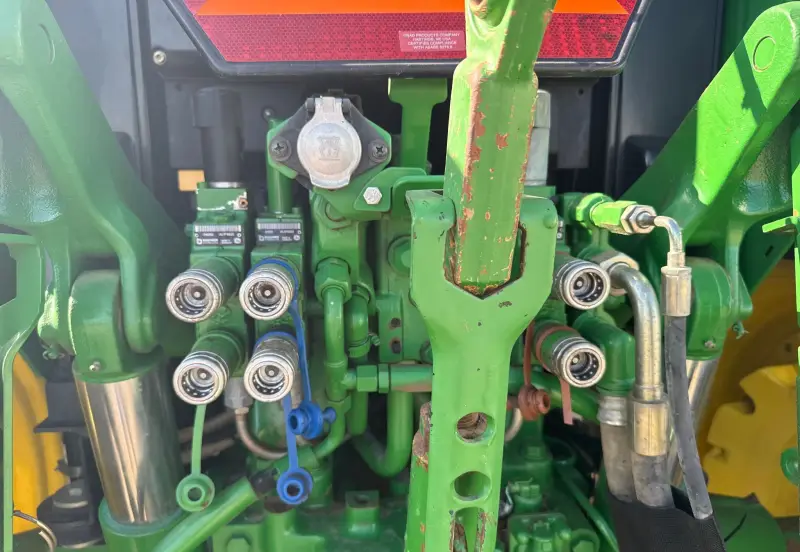 2008 John Deere 7330 photo 32