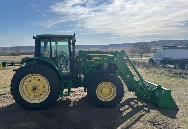 2008 John Deere 7330 photo 4
