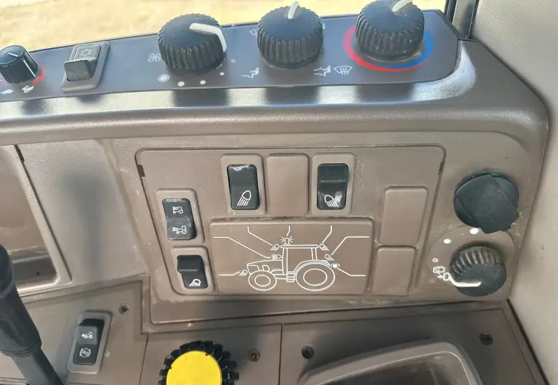 2008 John Deere 7330 photo 39