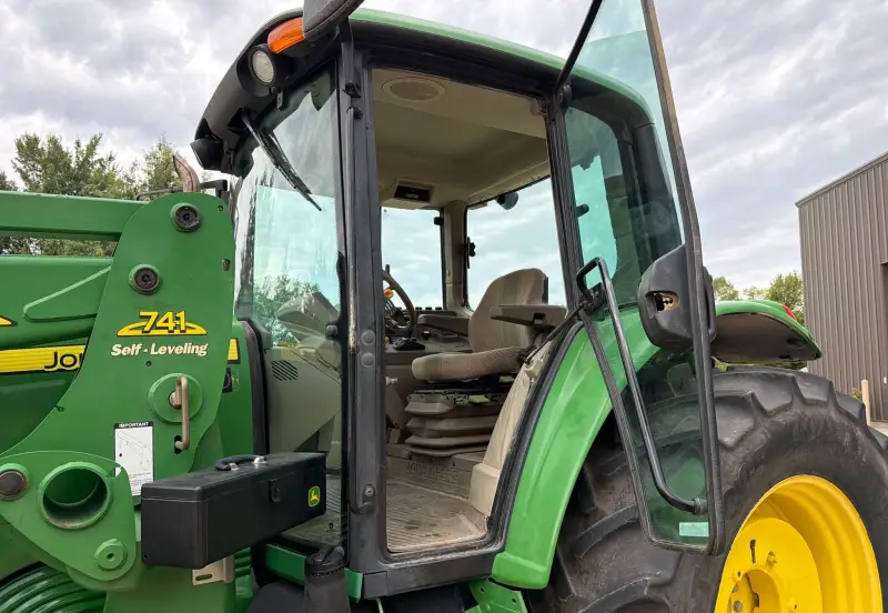 2008 John Deere 7130 photo 27
