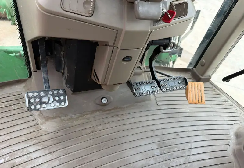 2008 John Deere 7130 photo 30