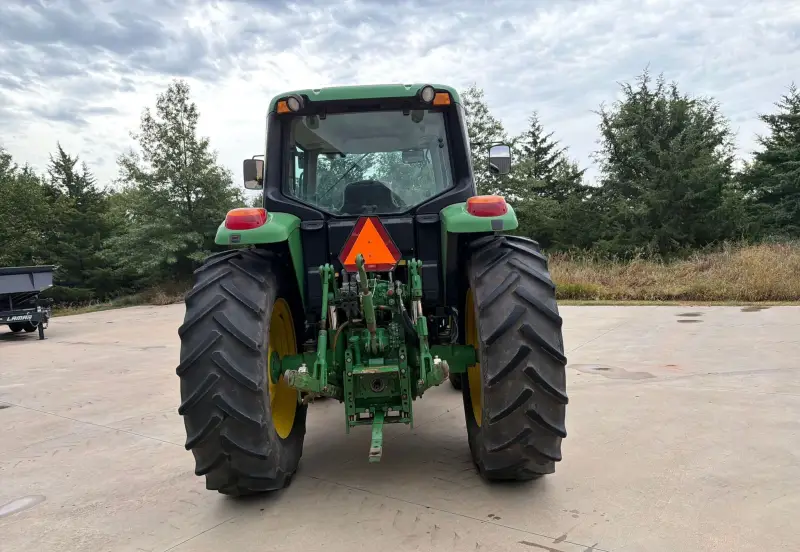 2008 John Deere 7130 photo 6