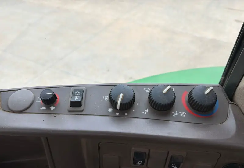 2008 John Deere 7130 photo 40