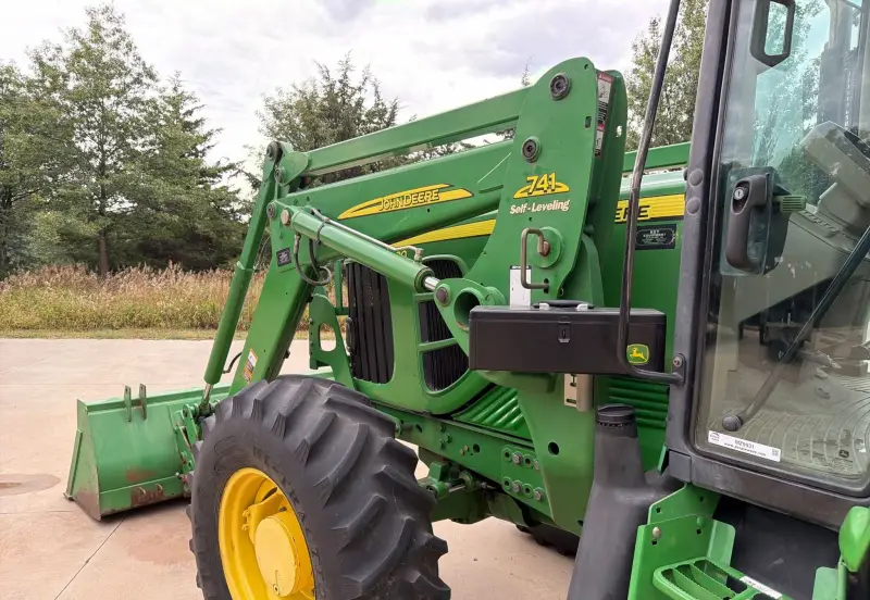 2008 John Deere 7130 photo 9