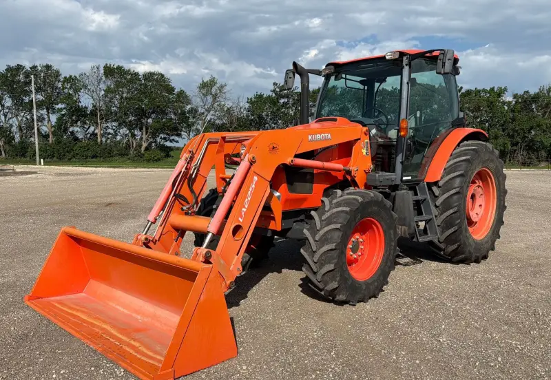 2013 Kubota M135GX photo 2
