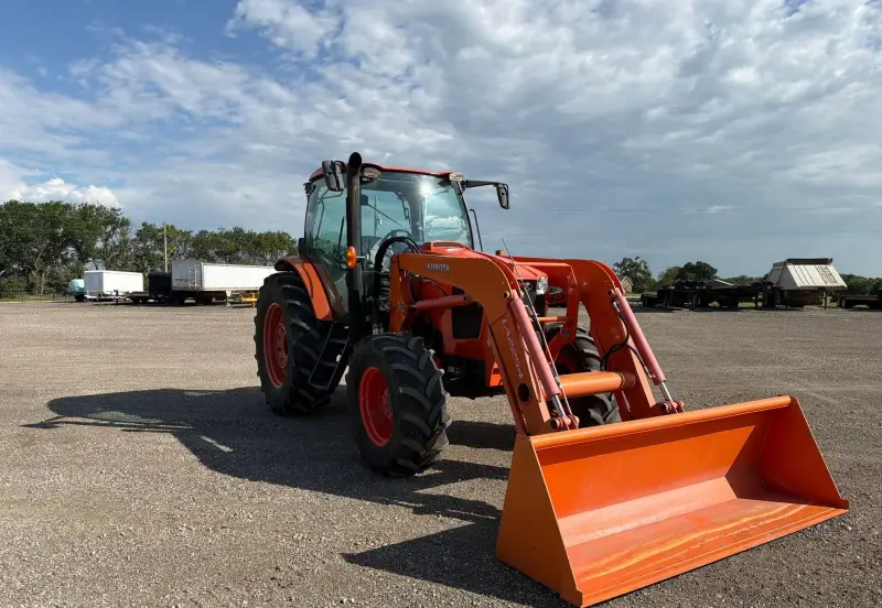 2013 Kubota M135GX photo 1