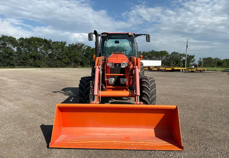 2013 Kubota M135GX photo 3