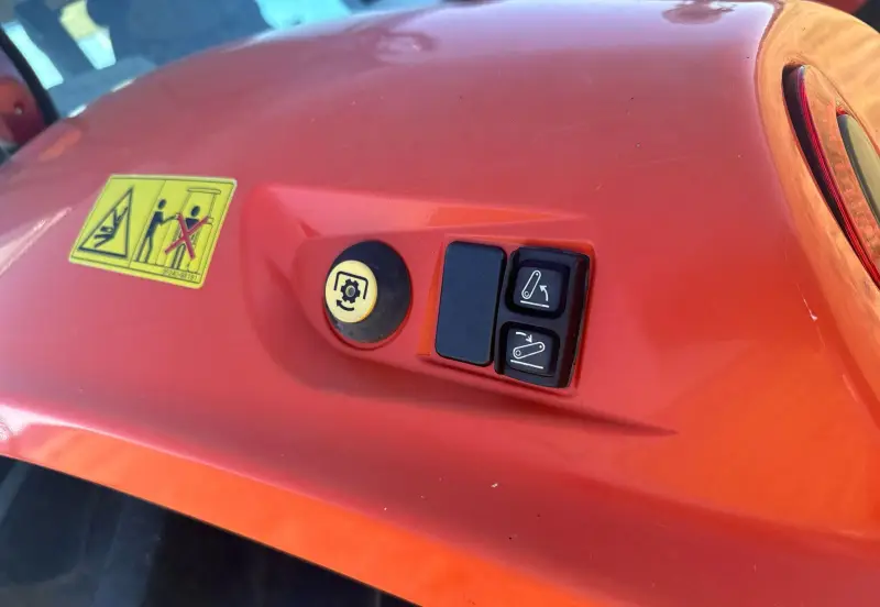 2018 Kubota M7-171S photo 32