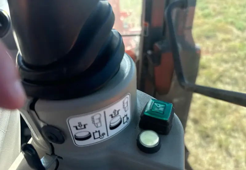 2018 Kubota M7-171S photo 43