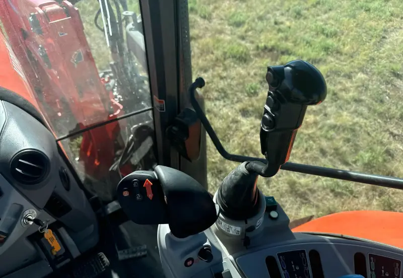 2018 Kubota M7-171S photo 38