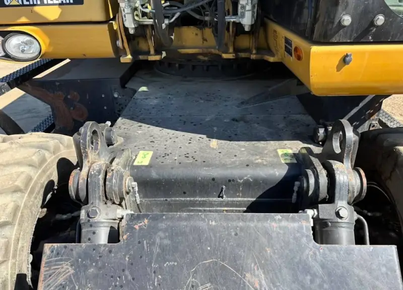 2015 Caterpillar M313D photo 25