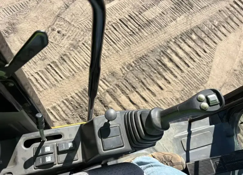 2015 Caterpillar M313D photo 37
